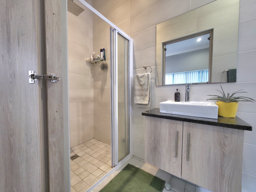 3 Bedroom Property for Sale in Outeniquasbosch Western Cape